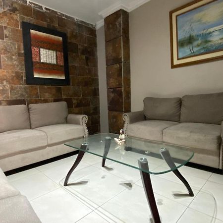 Hostal Bellagio Гуаякіль Екстер'єр фото
